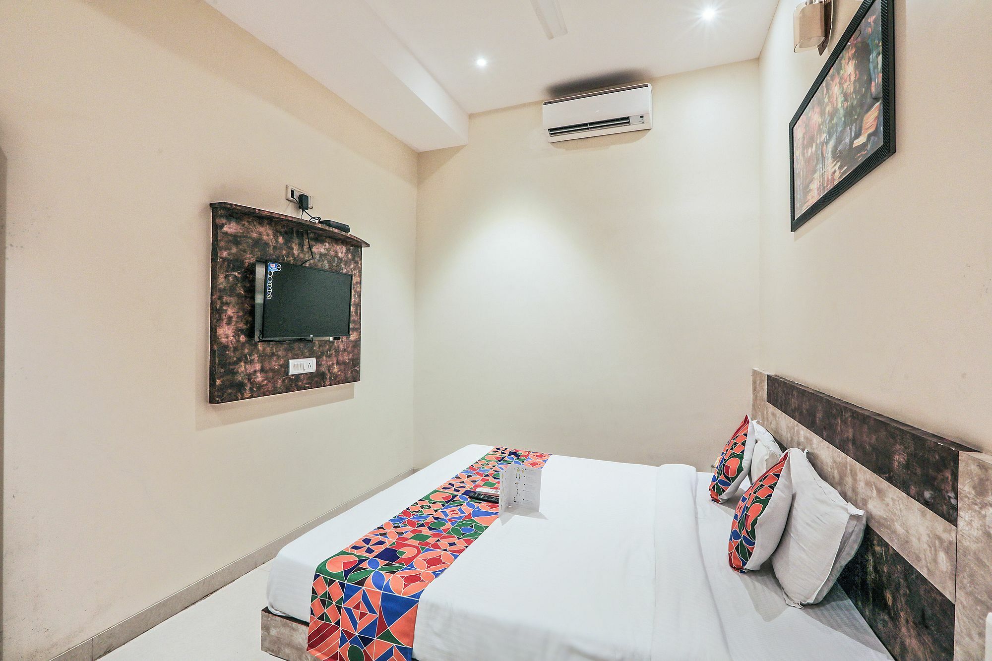 Fabexpress Embassy Grand - Nr Bkc Hotel Mumbai Exterior photo