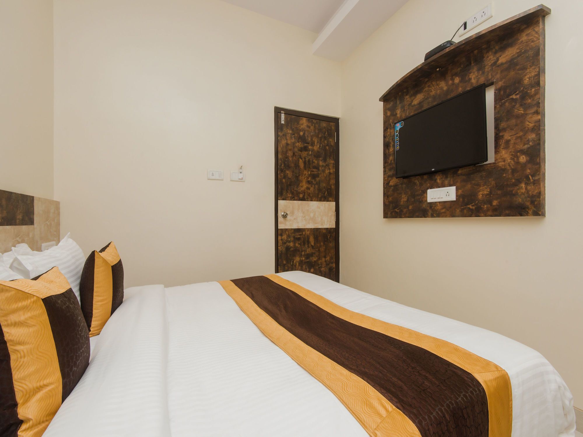 Fabexpress Embassy Grand - Nr Bkc Hotel Mumbai Exterior photo