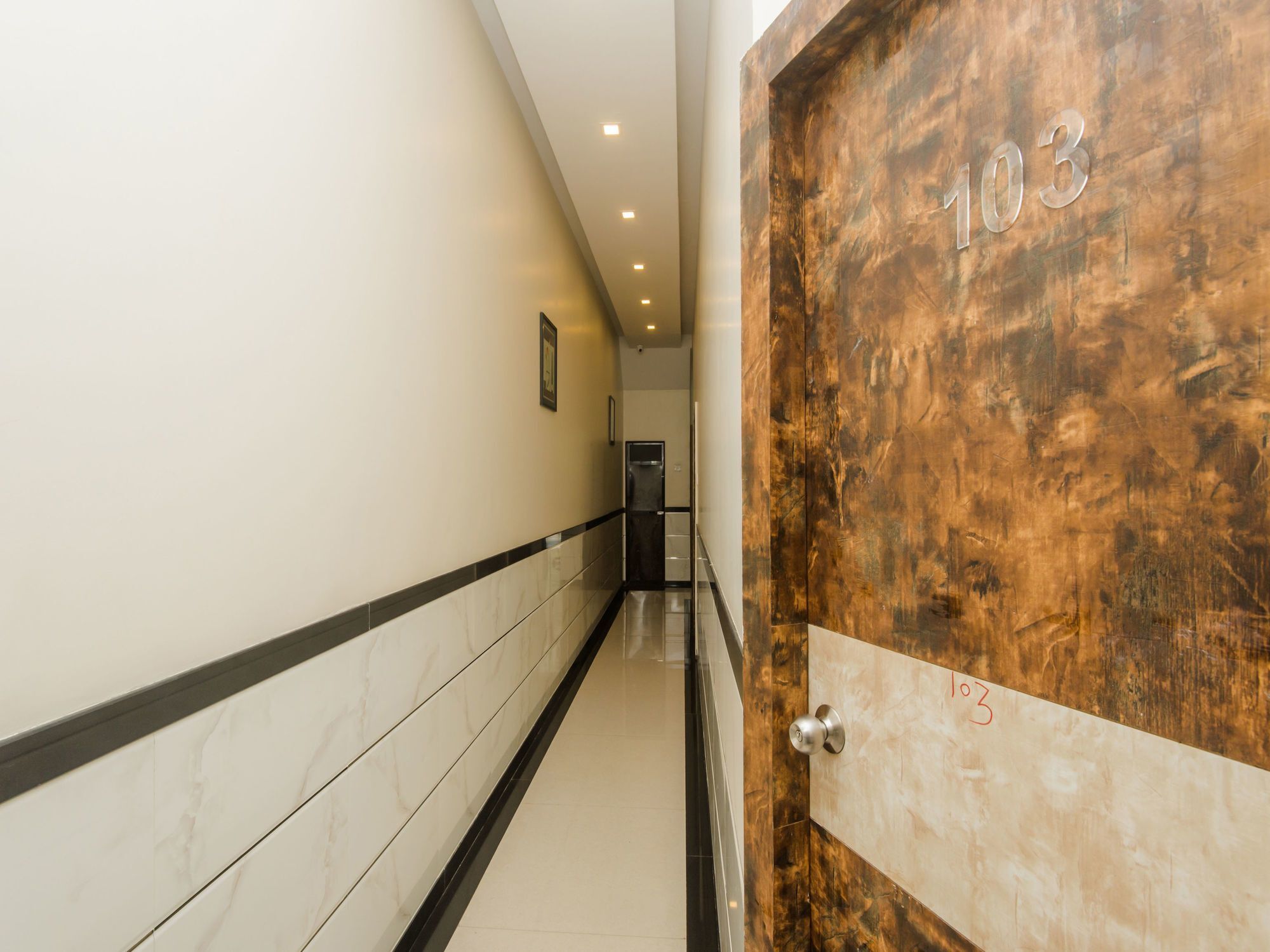 Fabexpress Embassy Grand - Nr Bkc Hotel Mumbai Exterior photo